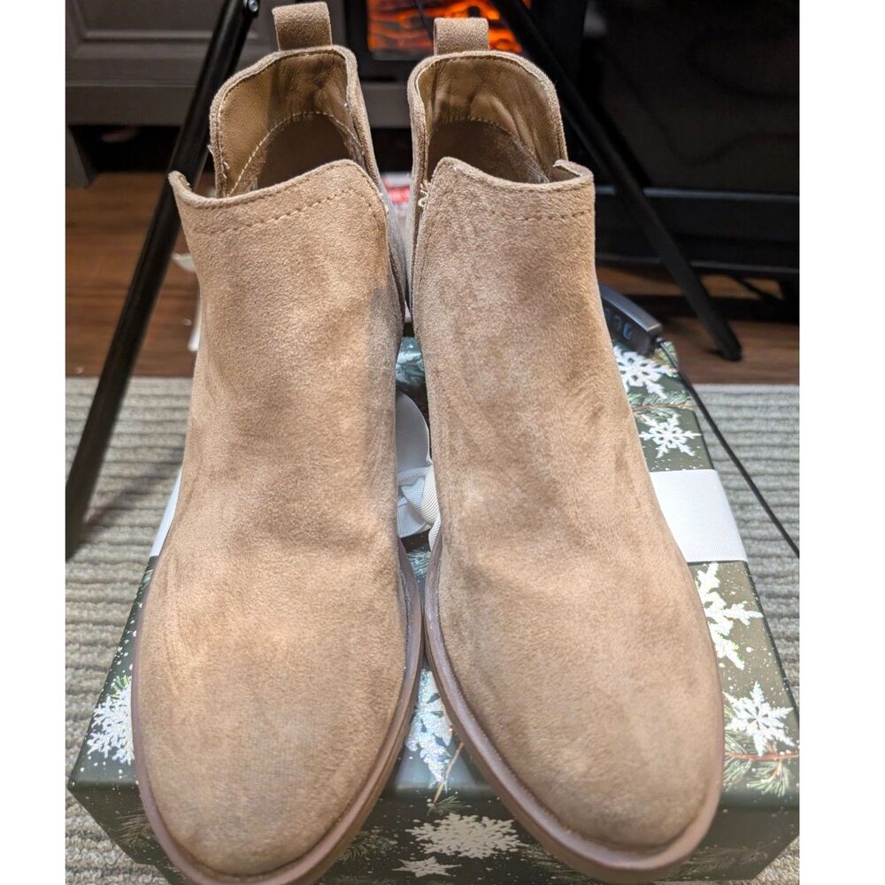 Rocket Dog Tan Faux Suede Ankle Booties V Cut Low Block Heel